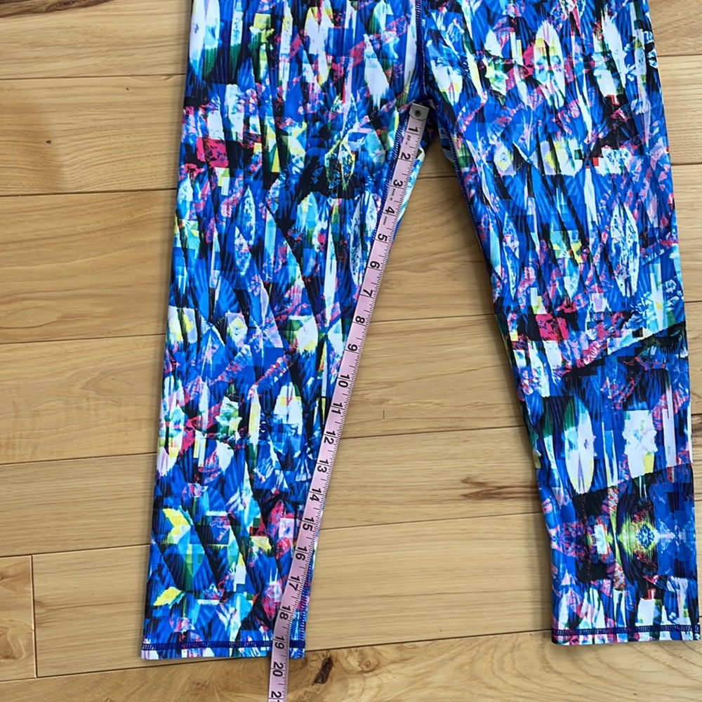 Lot of Fabletics High-Waisted Capri Leggings - Picture 3 of 10
